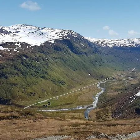 6 Værelses Skøn Bolig I Feriehus Vossestrand
